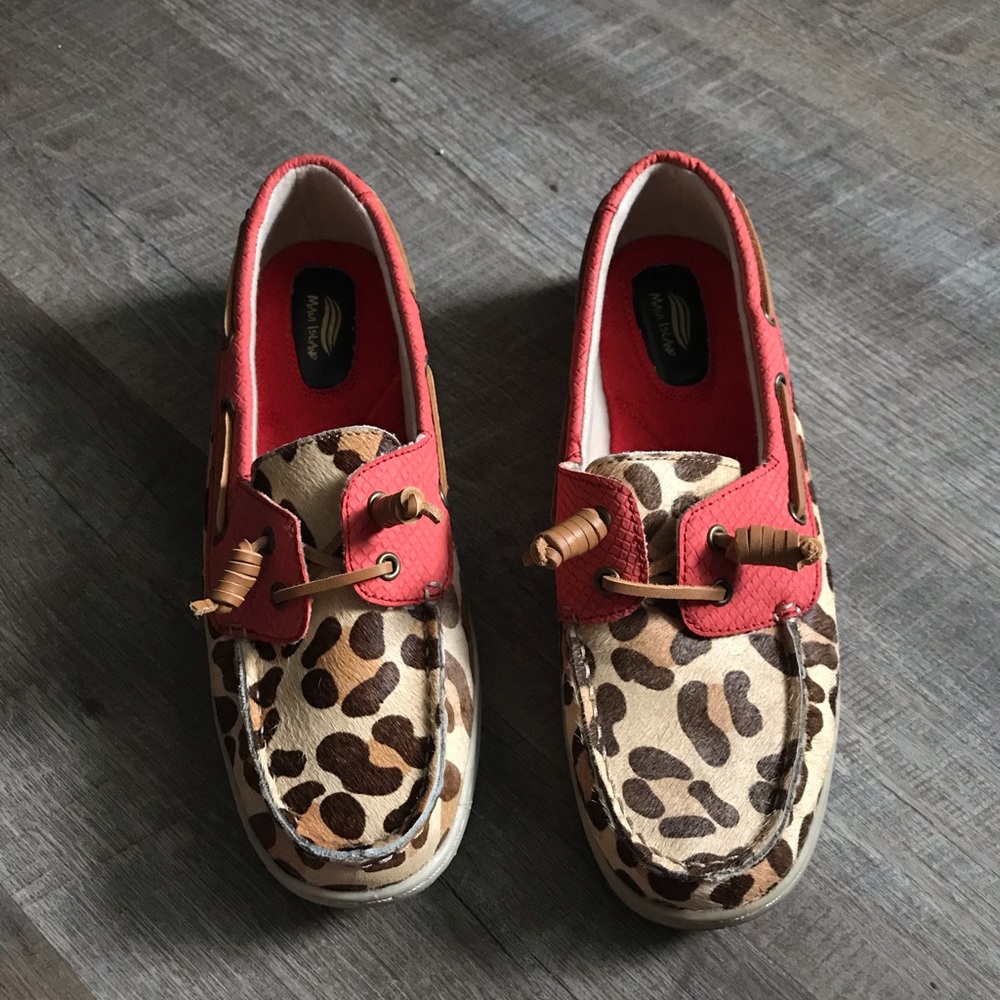 Maui Island Sz 7.5 leopard hair salmon loafer NWOT